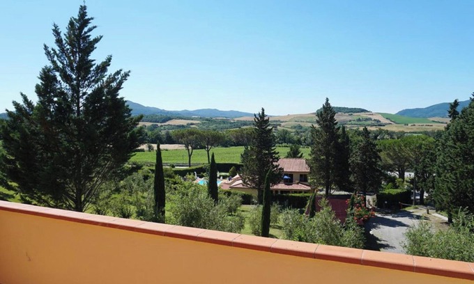 Montecatini Val di Cecina Apartment | Apartment 'Appartamento 6' with Shared Pool, Wi-Fi and Air Conditioning