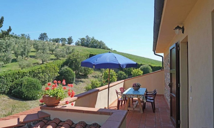 Montecatini Val di Cecina Apartment | Apartment '1' with Shared Pool, Wi-Fi and Air Conditioning