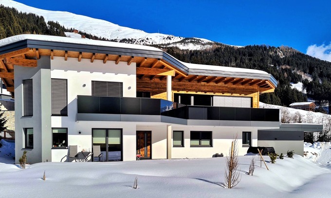 Vorderlanersbach Apartment | Modern Apartment Jasmin in a Serene Location with Kitchen