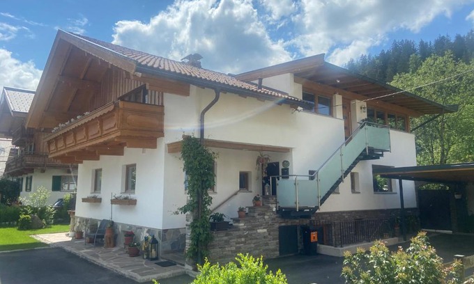 Hopfgarten im Brixental Apartment | Oceanfront Retreat: Apart Linde - Guest Rated 10/10
