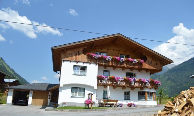 Grießau Apartment | Family-Friendly Stay at Apart Lorenz - Rated 9.2/10