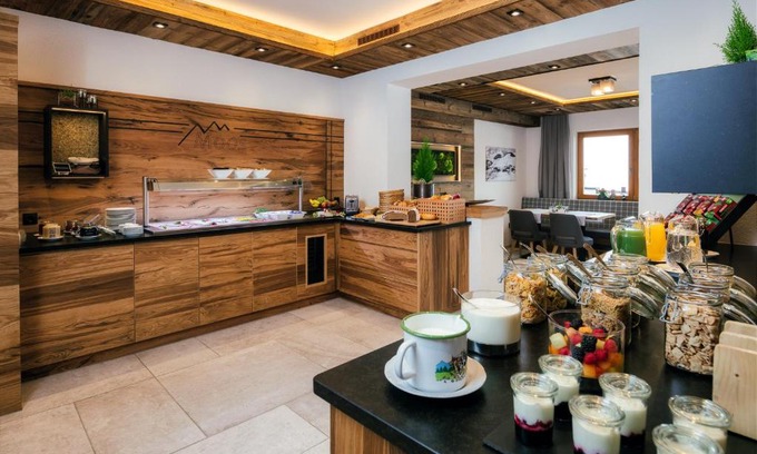 Serfaus Hotel | Apart Pension Moos: Family-Friendly Retreat with Hot Tub