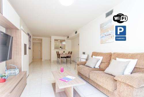 Roses Town Center Apartment | Oceanfront Retreat: Apart-rent Francesc Macia with Views