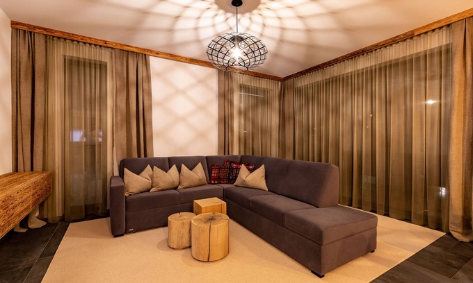 Kappl Apartment | Quality Stay at Apart Saphir: Spa, Kitchen & Hot Tub