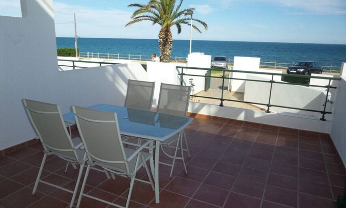 Vinaros Apartment | Seaside Apartment with Pool & Ocean View, Steps from Beach