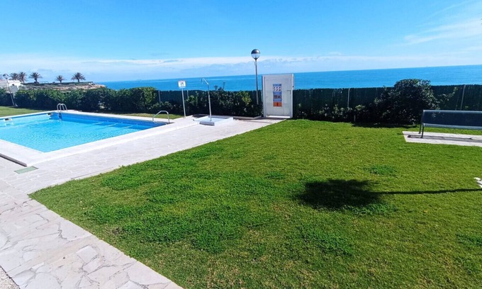 Vinaros Apartment | Oceanfront Retreat with Beach Access and Amazing Views