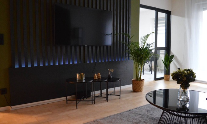 Richard-Strauss-Straße Apartment | APART21 | Design Flat | balcony | Netflix