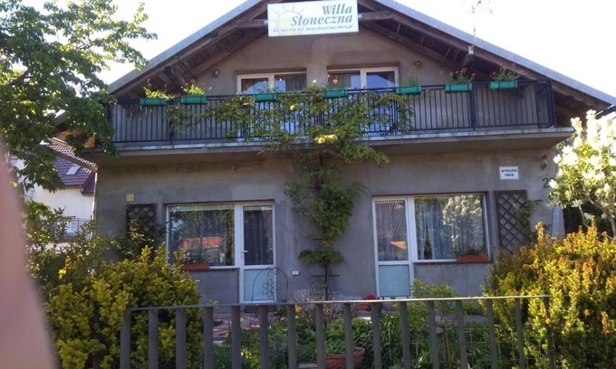 Karwienskie Bloto Drugie Apartment | Family-Friendly Apartment with Pet and Child Amenities