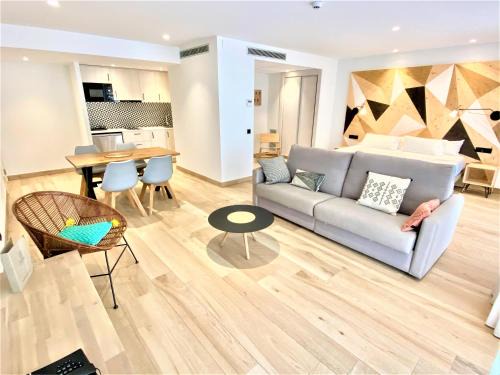 Ainsa Apartment | Top-Rated Apartahotel Dos Ríos Ainsa with Pool & Dining