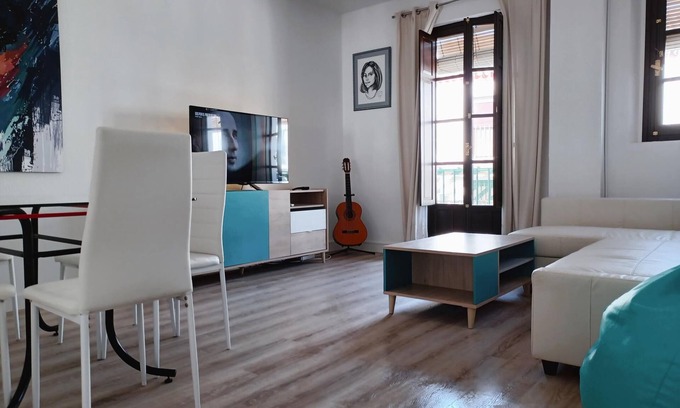Sanlucar de Barrameda Apartment | Relaxing Getaway at Apartamento Luz de Sanlúcar with Spa