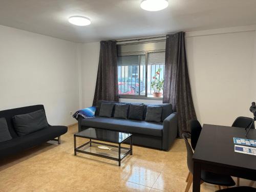 Sant Carles de la Rapita Apartment | Pet-Friendly Retreat: Apartamento Los Peces, Rated 9.8/10