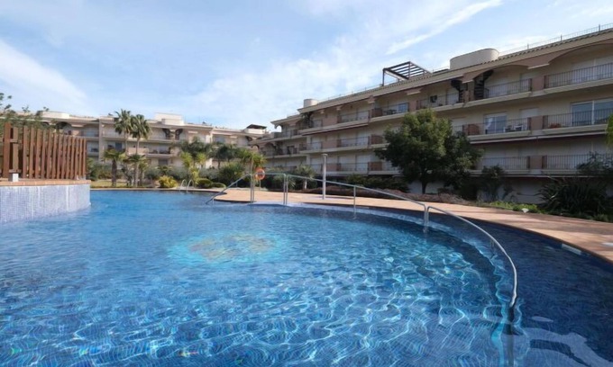 Sant Carles de la Rapita Apartment | Discover Oceanfront Bliss at Apartamentos Golden Beach