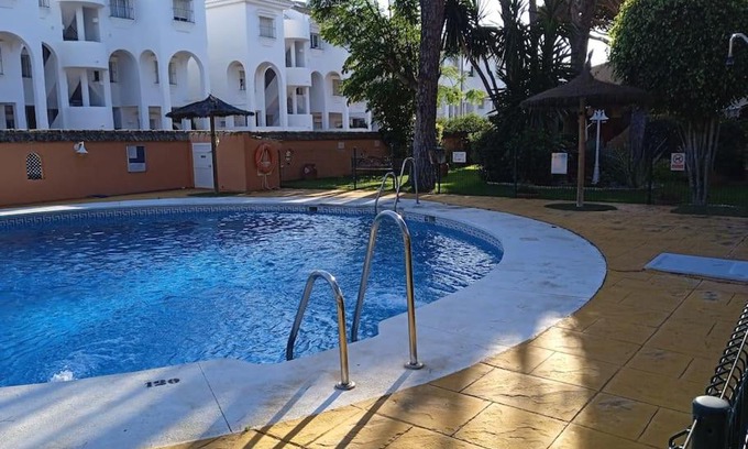 Poblado Sancti Petri Apartment | Inviting Apartamento La Caracola with Pool & Child-Friendly Amenities