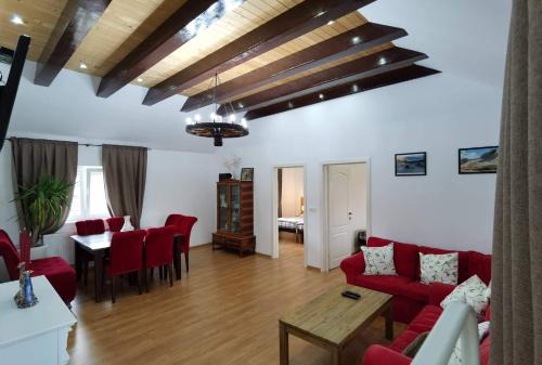 Buzau Apartment | Pet-Friendly Retreat: Apartament 2 camere - Casa Divertis