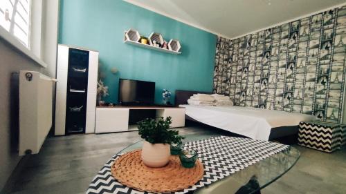 Plock Apartment | Cozy Apartament 25: Pet-Friendly with Breakfast Included