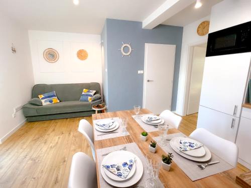 Poddabie Apartment | Discover Blue Marine Poddąbie: Family-Friendly with Pool
