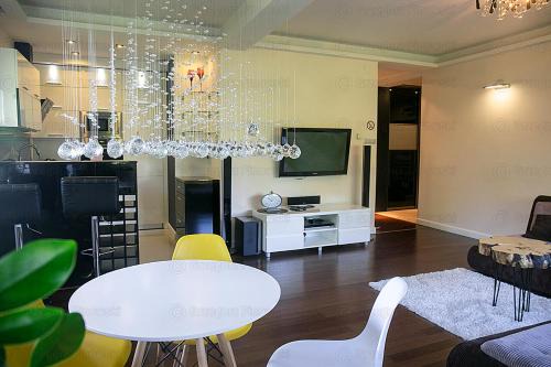 Lagiewniki Apartment | Cozy Apartment 6th Floor with Breakfast and Pet-Friendly Perks