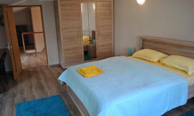 Bistrita Apartment | Accessible Family Retreat at Apartament Beta - Rated 9/10