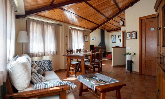Baga Apartment | Family-Friendly Retreat at Apartament Cadí- Moixeró, 9.6/10