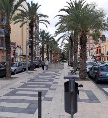 El Grao de Castellon Apartment | Beachfront Retreat at Apartament Carrer I'IIIa with Ocean Views
