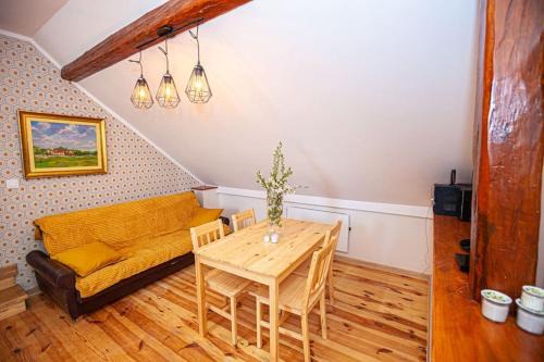 Rakow Apartment | Cozy Apartament Celiny with Fireplace & Breakfast Included