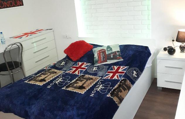 Kielce Apartment | Panoramic Big Ben Apartment with Balcony & A/C