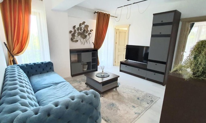 Copou Apartment | Elegant Stay at Apartament Copou - 4-Star Family Retreat