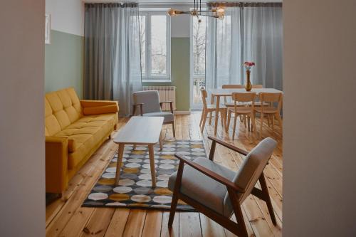 Pinczow Apartment | Pet-Friendly Stay at Apartament D16 - Rated 10/10 by Guests