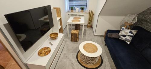 Pyskowice Apartment | Deluxe Apartment: Family-Friendly Comfort Awaits You