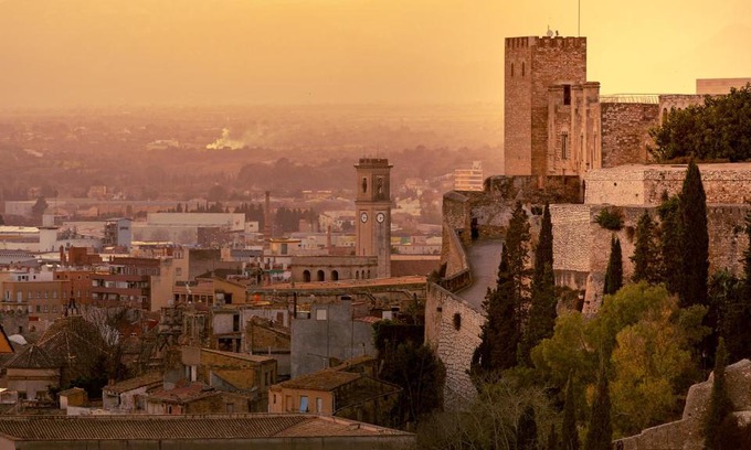 Tortosa Apartment | Family-Friendly Apartament Dertosa with Top Guest Ratings