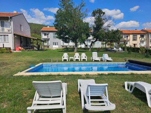 Tvurditsa Apartment | Pet-Friendly Retreat at Apartament Divina 2.0 - Rated 9.3