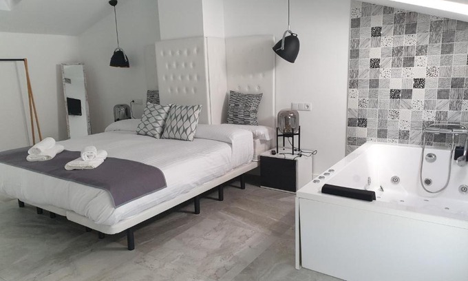 Carboneras de Guadazaon Apartment | Guest Favorite: Apartamentos Hostal Cabañas with Hot Tub