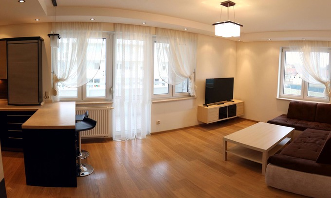 Torun Hotel | Top-Rated Apartment F&J 12 with Breakfast & Family Amenities