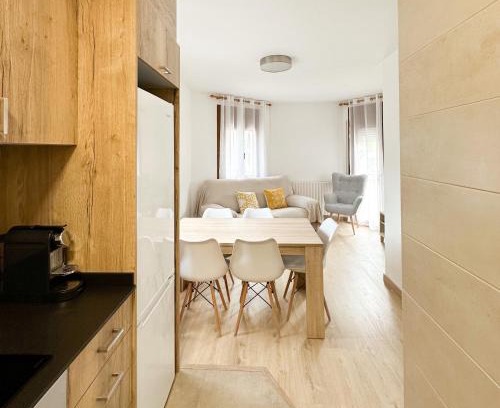 Esterri D'Aneu Apartment | Family Apartment with Scenic Views in Central Àneu