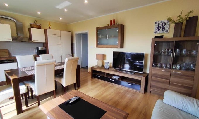 Niewiesze Apartment | Historic Silesia Home with Garage & Ocean View Amenities