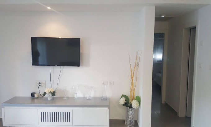 Eilat Apartment | Relaxing Apartment in Royal Park with Inviting Pool