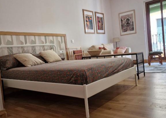 Old Town Apartment | Family-Friendly Apartament Insula Fabia - Guest Rated 9/10