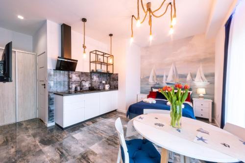 Leba Apartment | Top-Rated Apartament Kapitański in Centrum Łeba