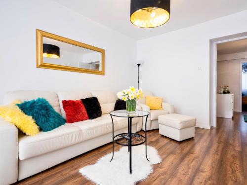 Piasek Południe Apartment | Pet-Friendly Apartament Kolorowy with Ocean Views