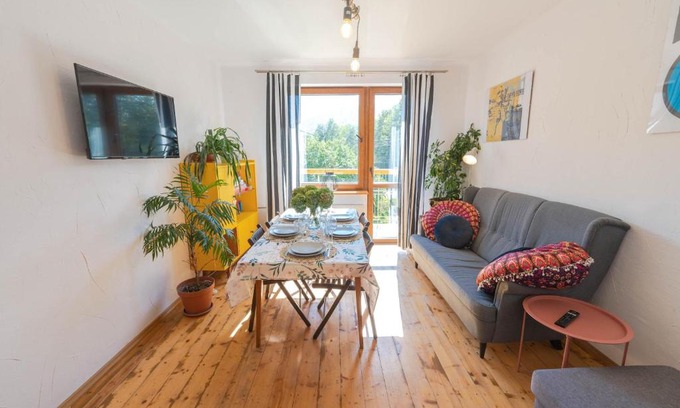Ustron Apartment | Pet-Friendly Retreat: Apartament Latynoski with Garden