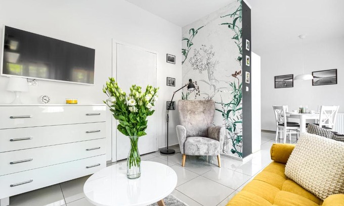 Wiselka Apartment | Oceanfront Family Retreat at Apartament Leśny - 4 Star