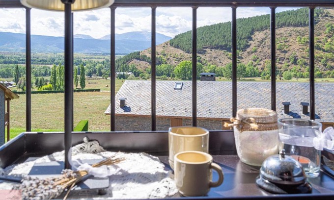 Estavar Apartment | Family-Friendly Comfort at Apartament les Carrerades