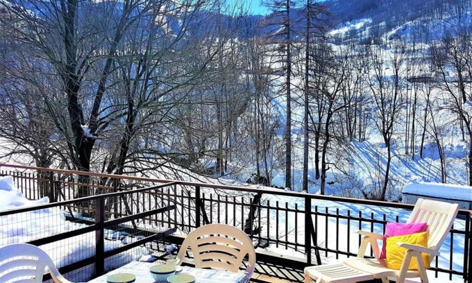 Limone Piemonte Apartment | Pet-Friendly Retreat at Apartament Limone with Restaurant