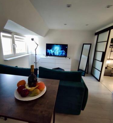 Gliwice Apartment | Welcoming Apartament Michałowskiego Near Radiostation
