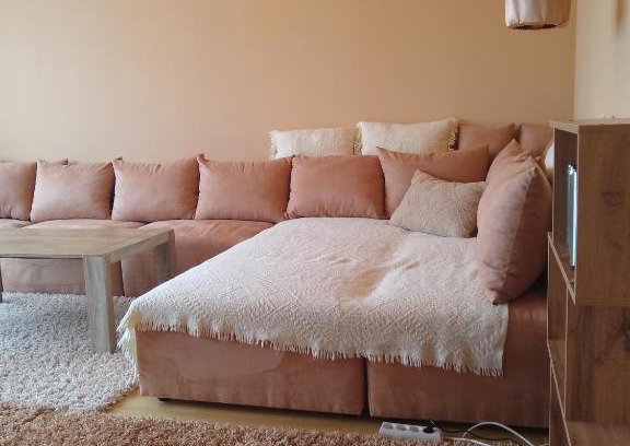 Malbork Apartment | Guest Rated 9.7: Cozy Apartment with Hot Tub & Family Comfort