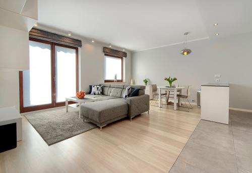 Piecki-Migowo Apartment | Family-Friendly Getaway at Apartament na Myśliwskiej
