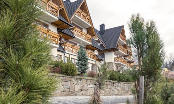 Koscielisko Apartment | Scenic Apartment with Mountain Views and Family-Friendly Perks