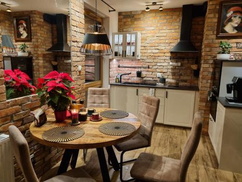 Gdansk City Center Apartment | Top-Rated APARTAMENT nad MOTŁAWĄ LUŚKA with Hot Tub Access
