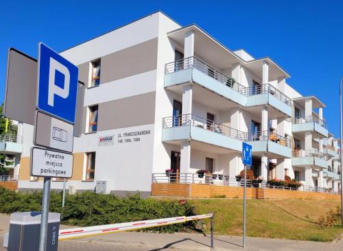 Koszalin Apartment | Cozy Apartament Nadmorski with WiFi & Breakfast Included