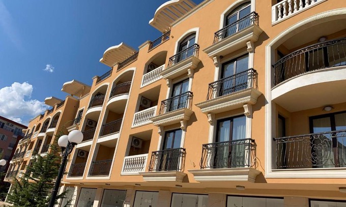 Elenite Apartment | Elegant Oceanfront Apartment №1 at Villa Astoria